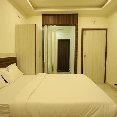 Hotel Sigma Suites Бангалор Экстерьер фото