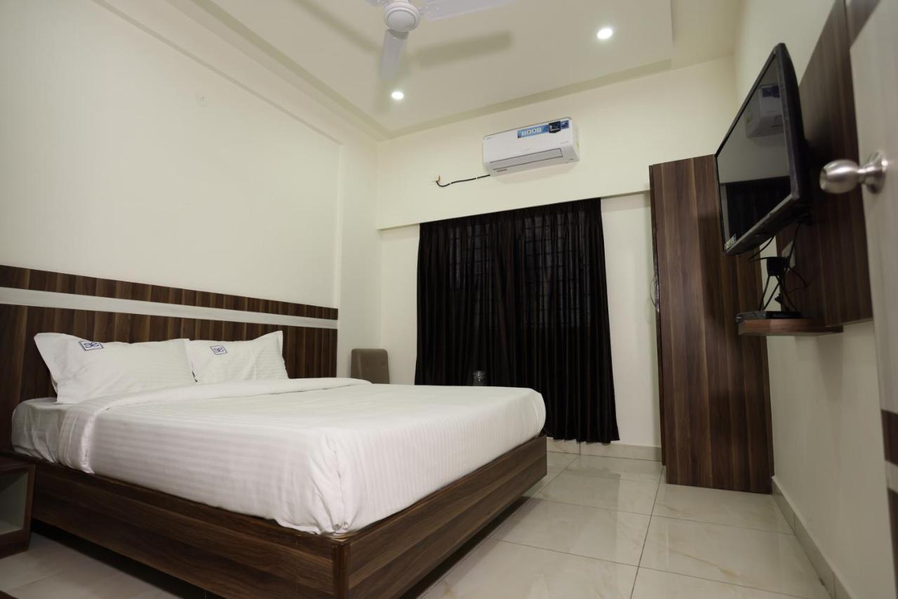 Hotel Sigma Suites Бангалор Экстерьер фото