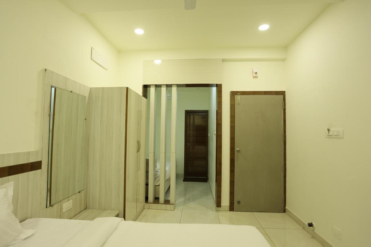 Hotel Sigma Suites Бангалор Экстерьер фото