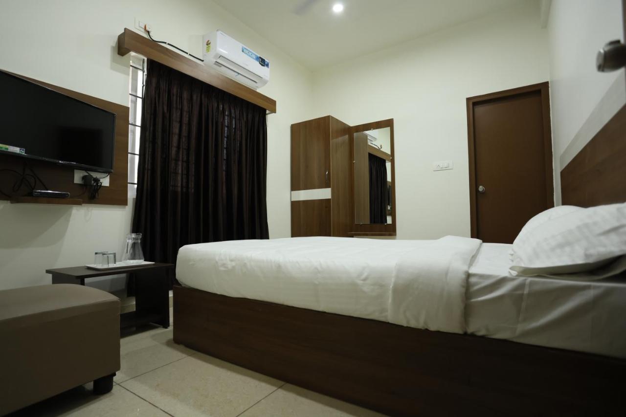 Hotel Sigma Suites Бангалор Экстерьер фото