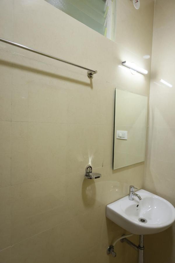 Hotel Sigma Suites Бангалор Экстерьер фото