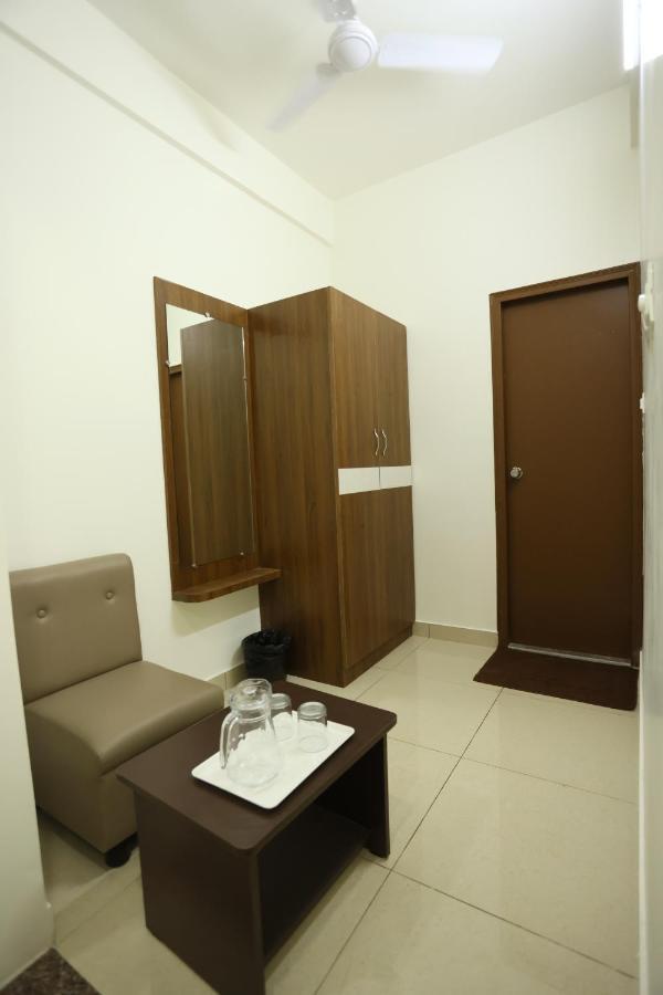 Hotel Sigma Suites Бангалор Экстерьер фото