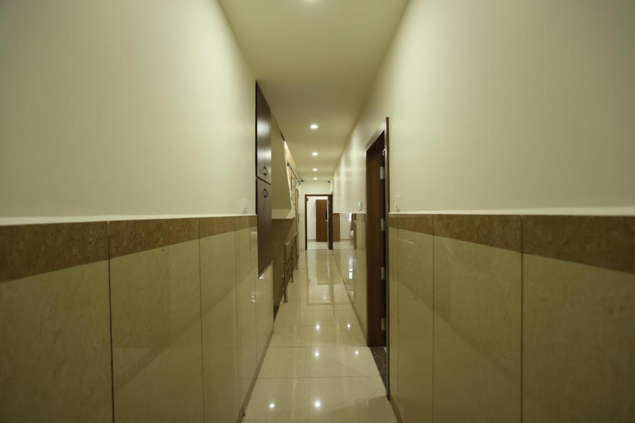 Hotel Sigma Suites Бангалор Экстерьер фото