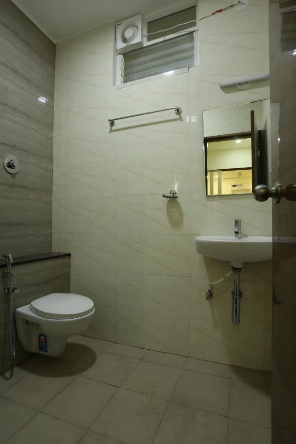 Hotel Sigma Suites Бангалор Экстерьер фото