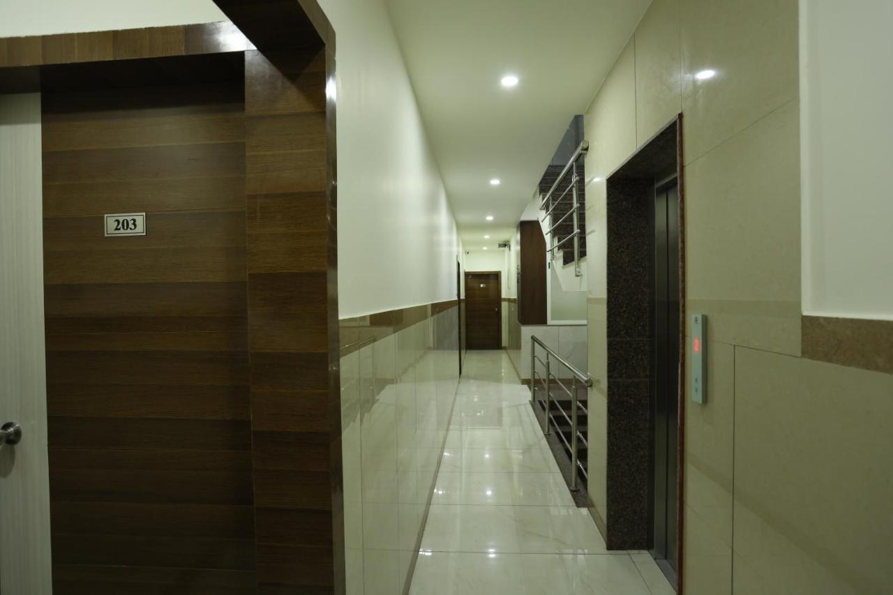 Hotel Sigma Suites Бангалор Экстерьер фото