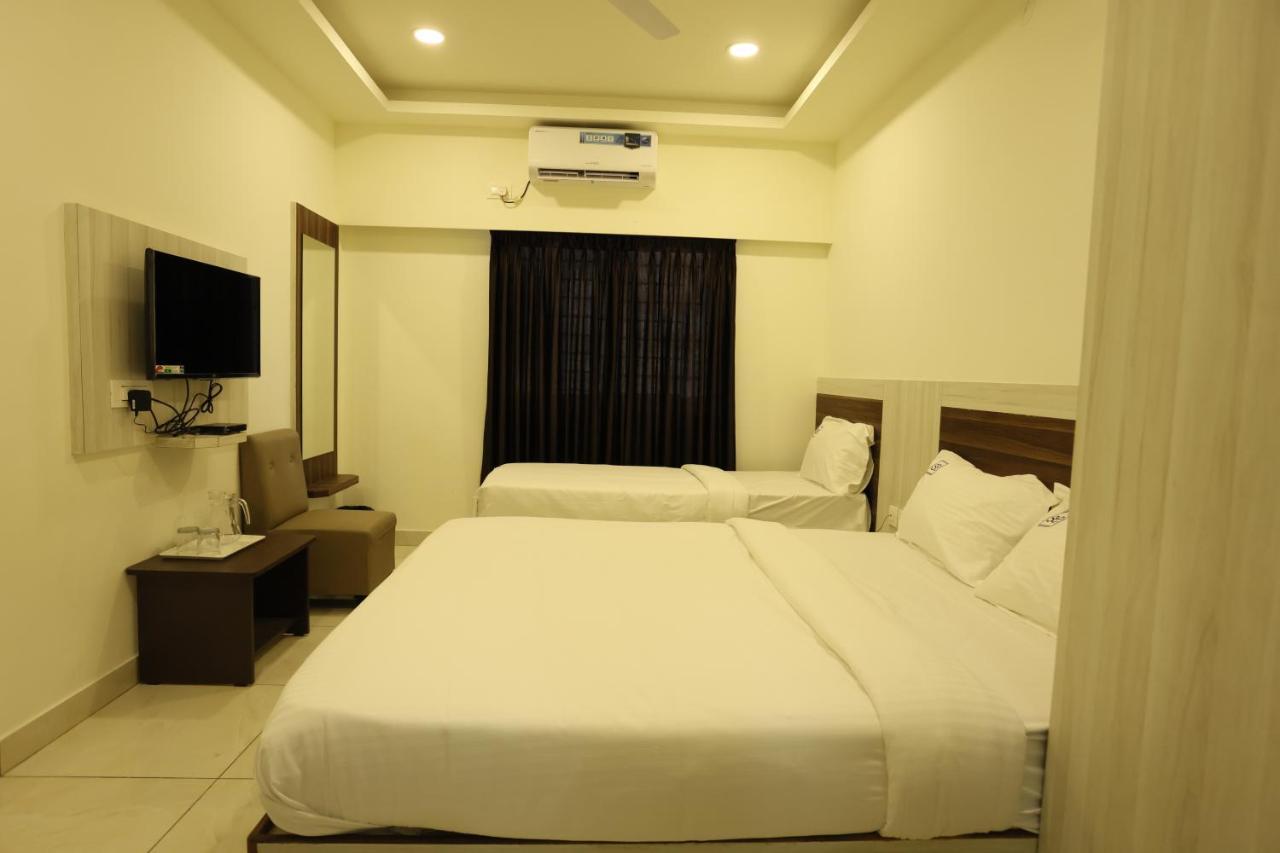 Hotel Sigma Suites Бангалор Экстерьер фото