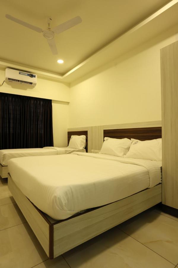 Hotel Sigma Suites Бангалор Экстерьер фото